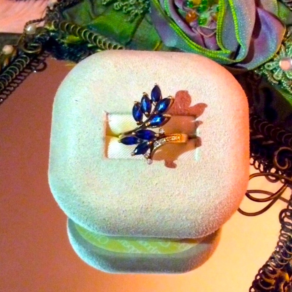 18k Vintage Sapphire & Diamond Vine Ring 💙